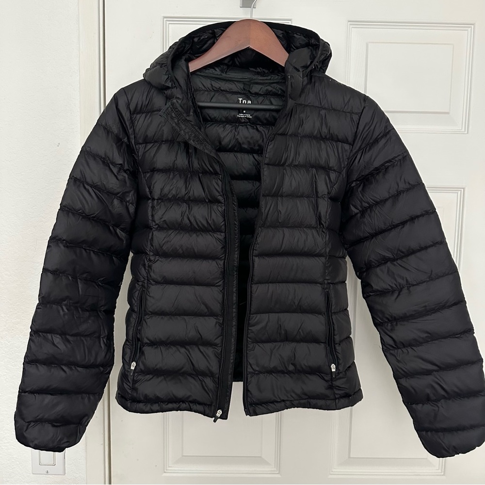 TNA Aritzia Botanie Jacket Puffer Size M Black